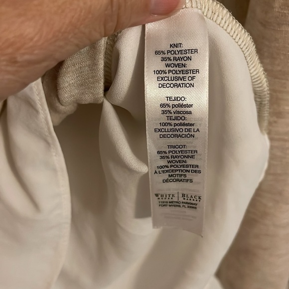 White House Black Market cream‎ with white underlay long sleeve V-neck women’s S - Picture 13 of 13